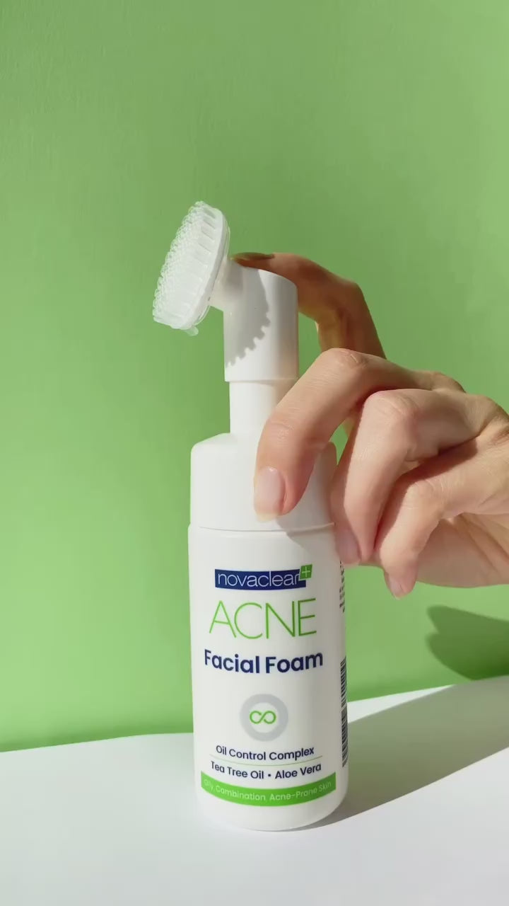 Novaclear Acne Cleanser Wash with Tea Tree Oil, Green Tea Extract Calms Irritated Skin, Oil-Free Formula for Oily Skin, Blackhead Remover and Clogged Pore Control, Non Comedogenic 150 ml